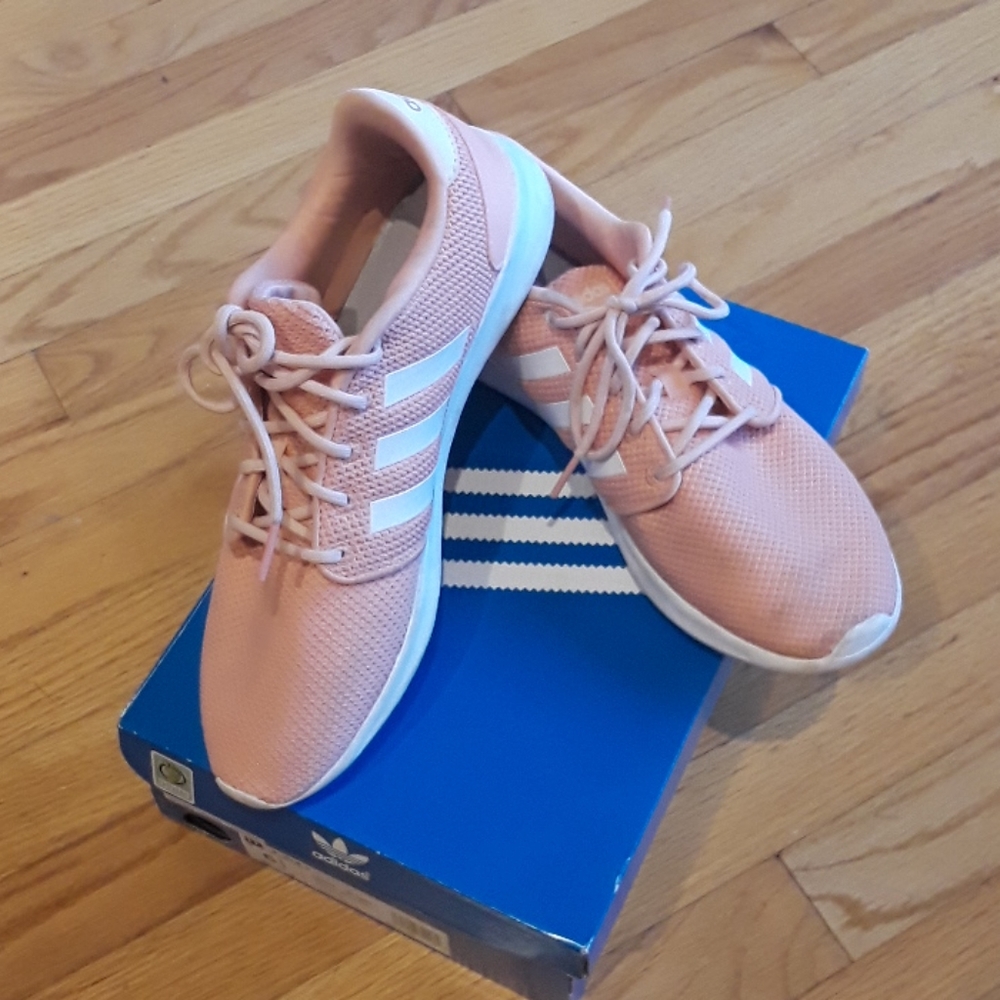 Womens Adidas cloudfoam gym shoes size 9 1/2